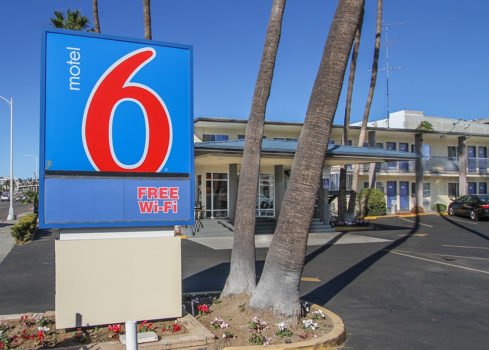 Motel6 San Diego, CA - Airport - Harbor 50/56