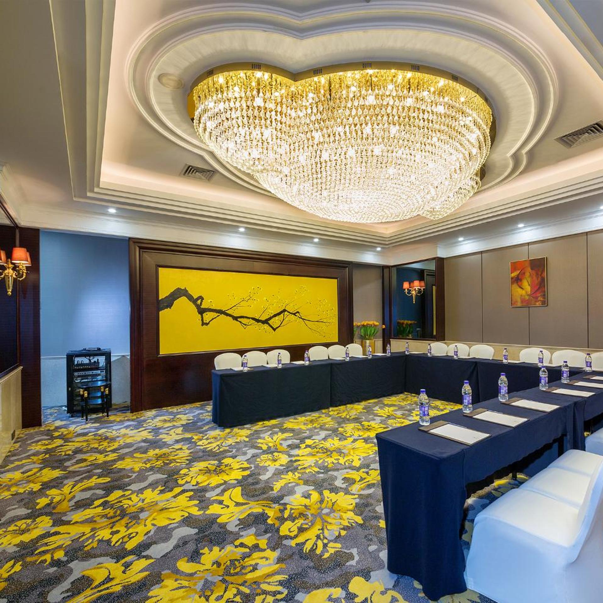 Chengdu Dading Century Hotel 38/55