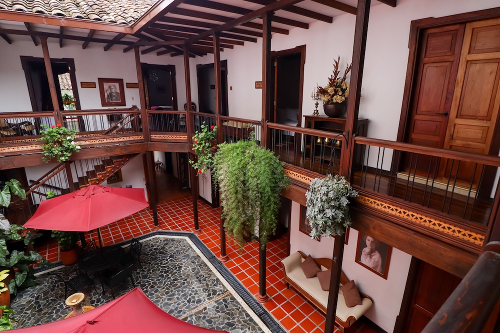 Casa Lola Hotel Boutique 45/59