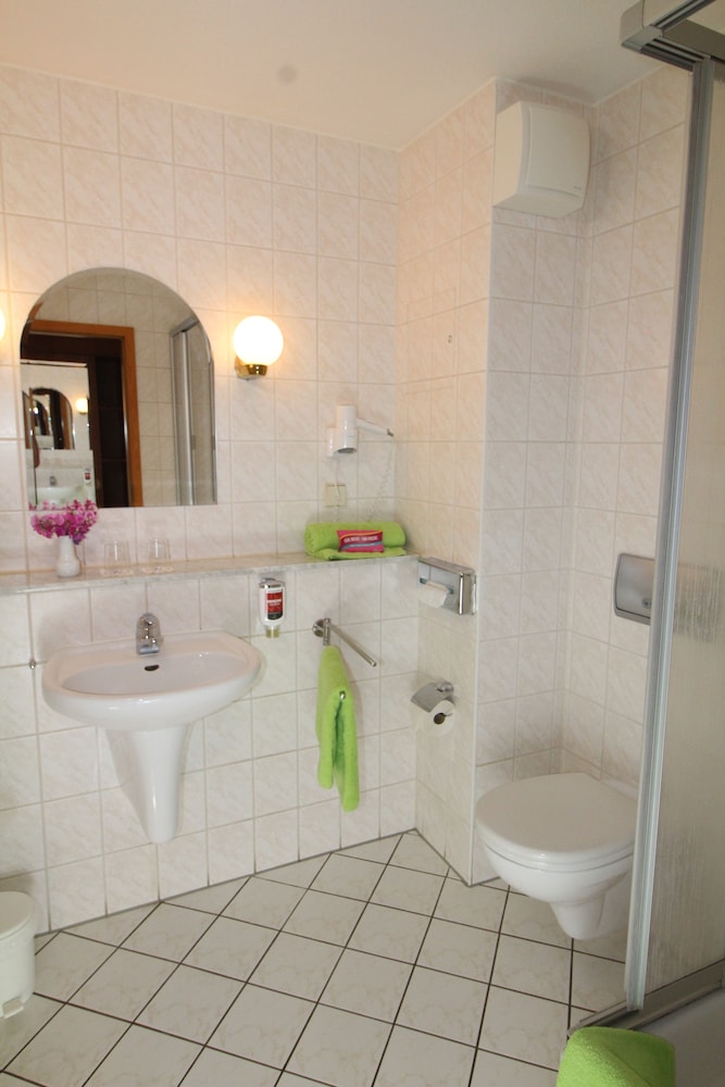 Hotel Weisser Schwan 32/34
