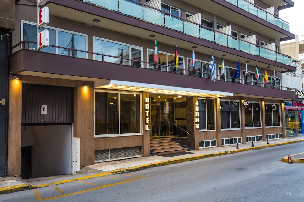 JOHN'S HOTEL 3/50