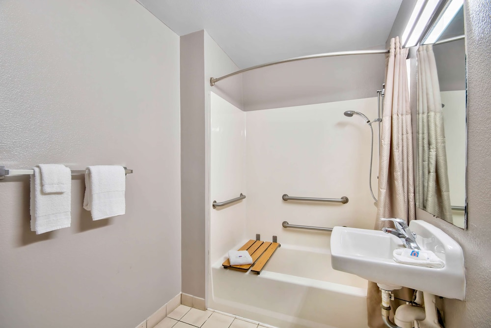 Motel6 Austin, TX - North 47/48