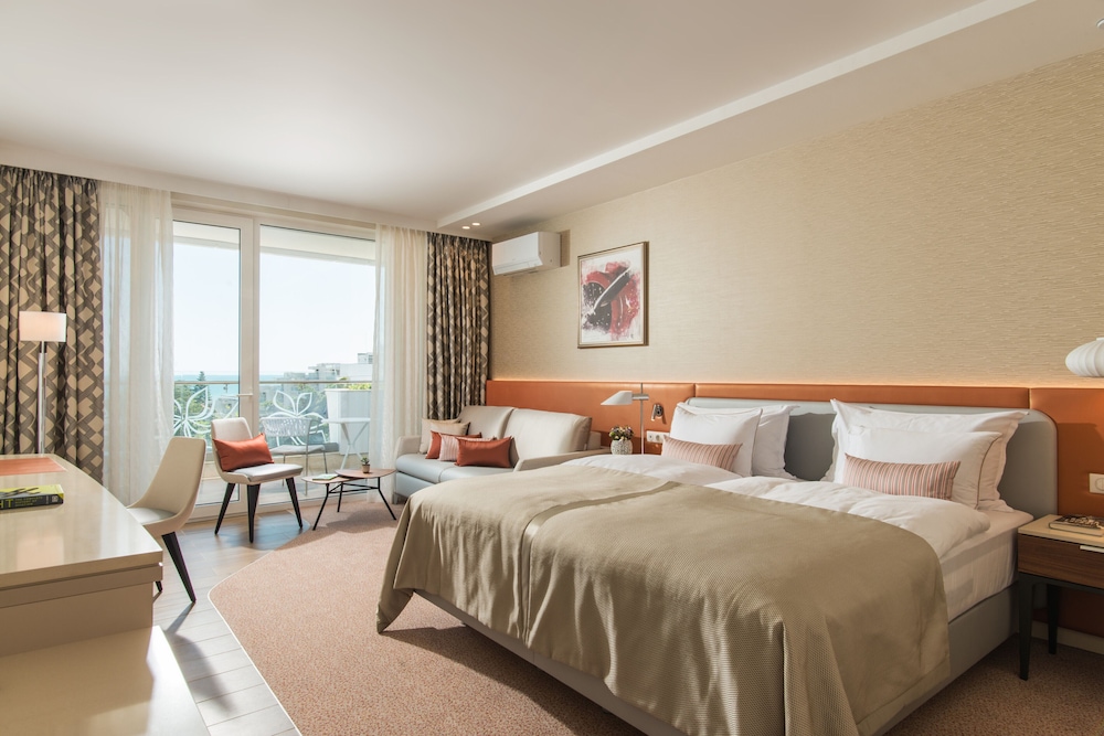 AMELIA HOTEL 17/45