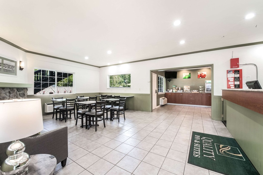 Quality Inn & Suites Bainbridge Island 41/62