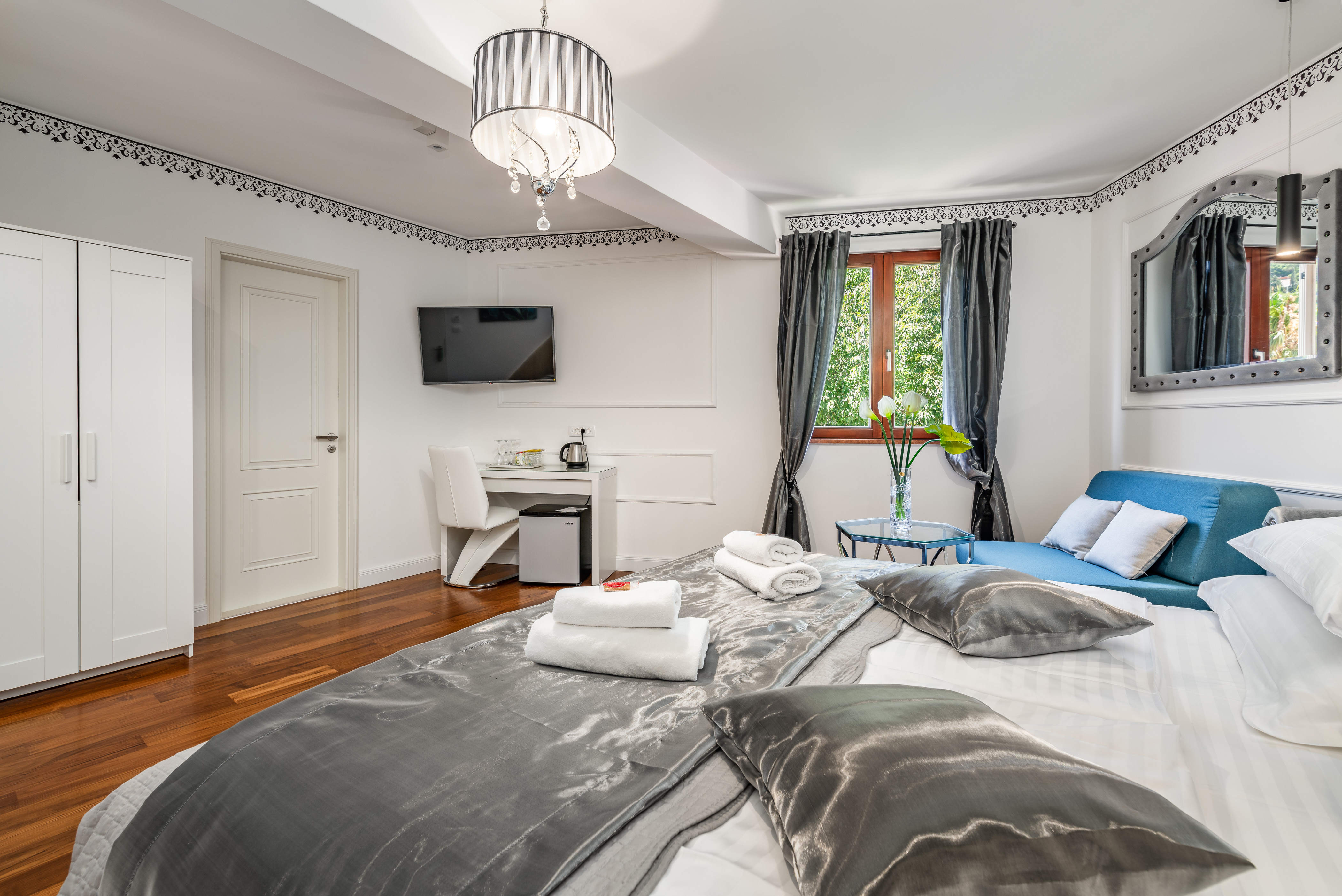 غرفة كومفورت بإطلالة على المدينة، Galeria Valeria Seaside Downtown - MAG Quaint & Elegant Boutique Hotels 2/8