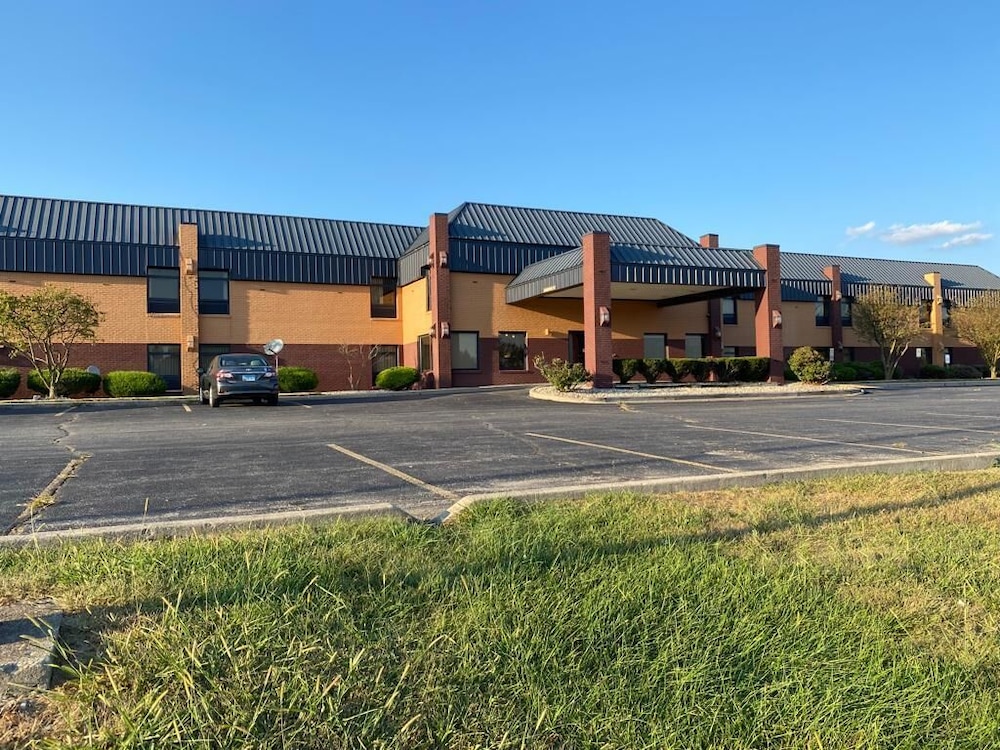 Super 8 by Wyndham Columbia City 4/19