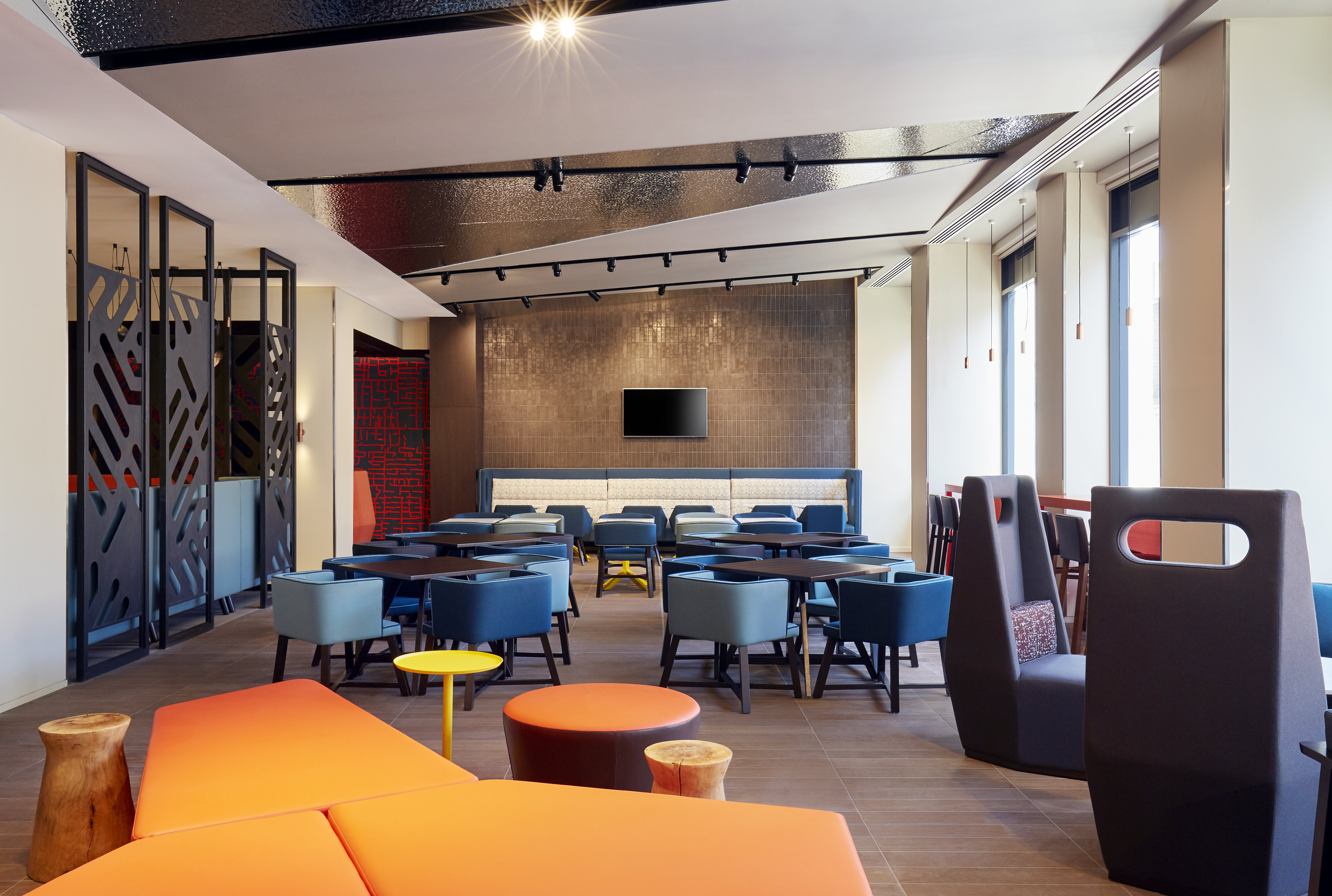 HOLIDAY INN EXPRESS ADELAIDE CITY CENTRE 56/63