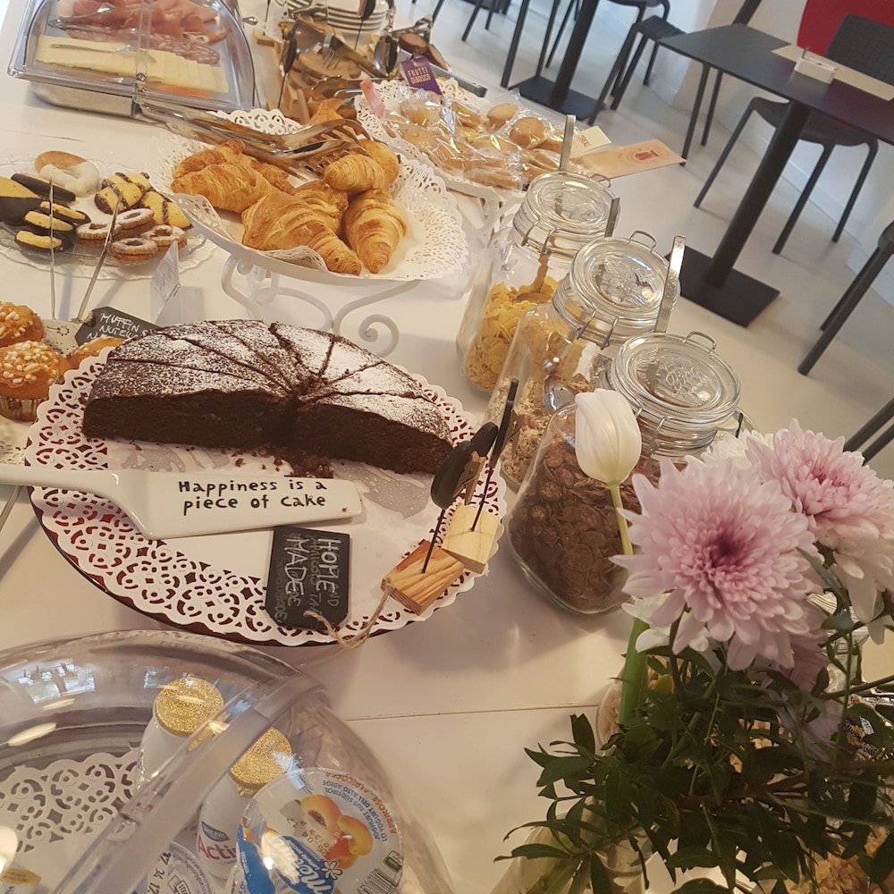 Petit Hotel 23/50