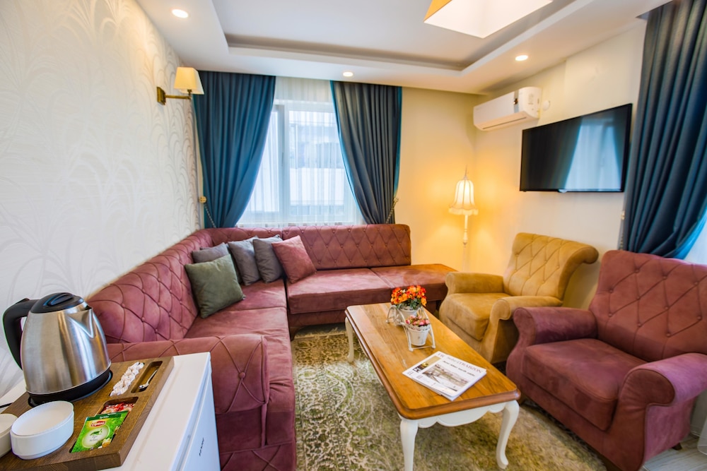 Andalouse Airport Suite Hotel 33/50