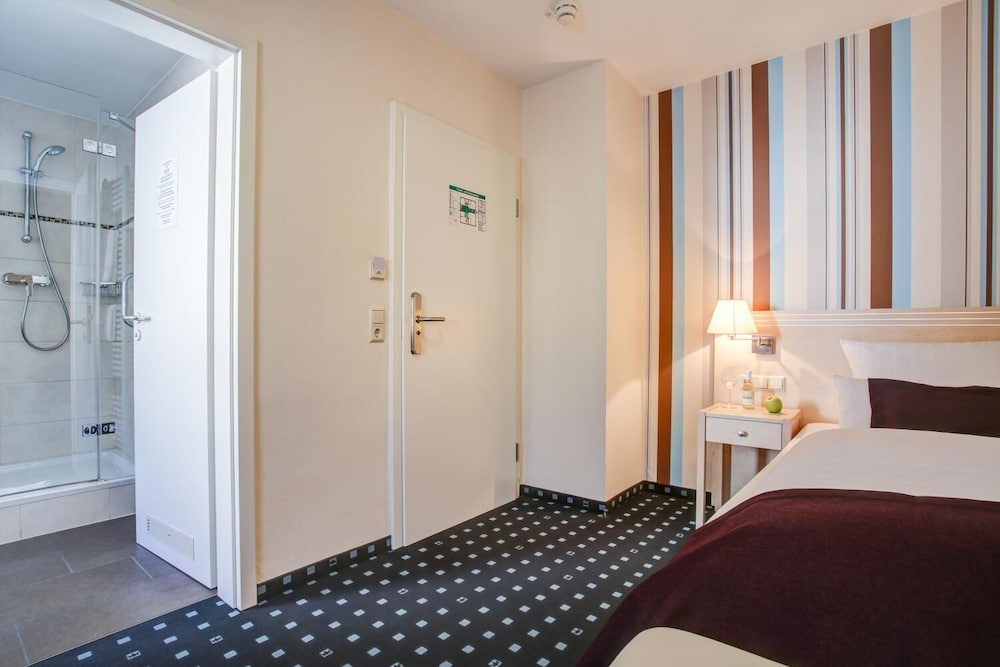 Rhein Neckar Hotel Mannheim 42/44
