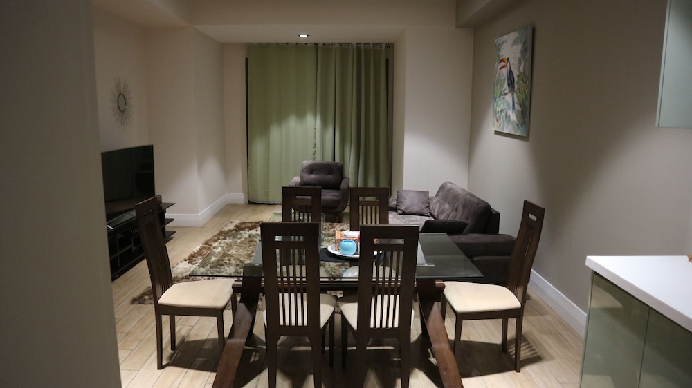 Accra Luxury Apartments Cantonments (Ex A-Lux Apartments) 68/80