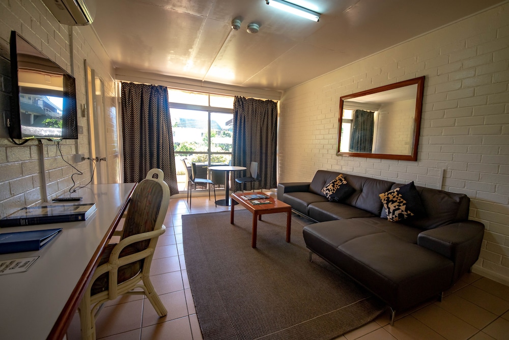 Bird of Paradise Hotel and Apartments 34/51