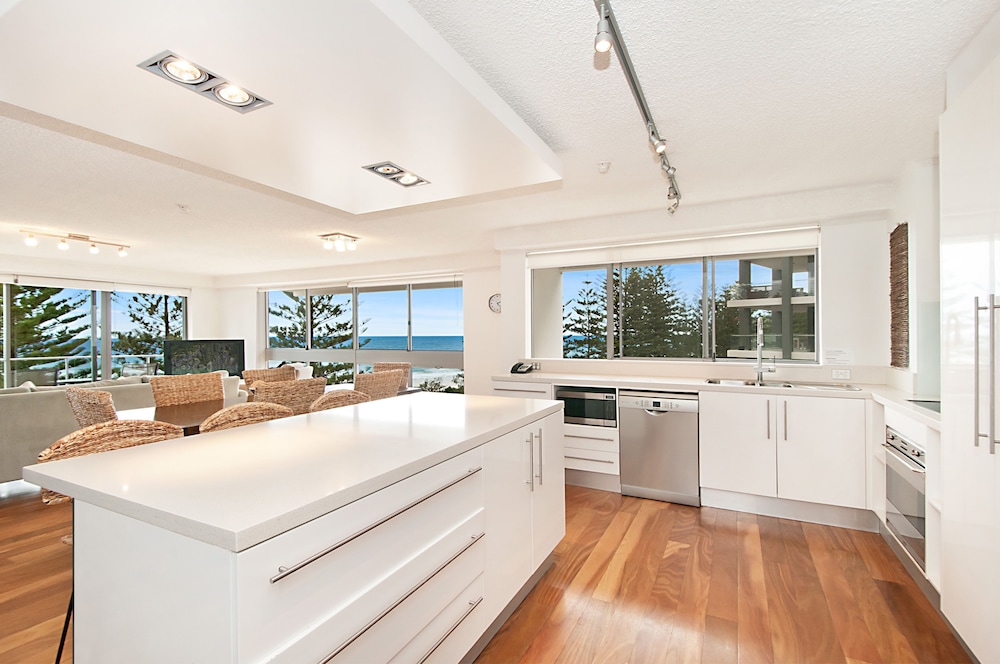 Solnamara Beachfront Apartments 10/75