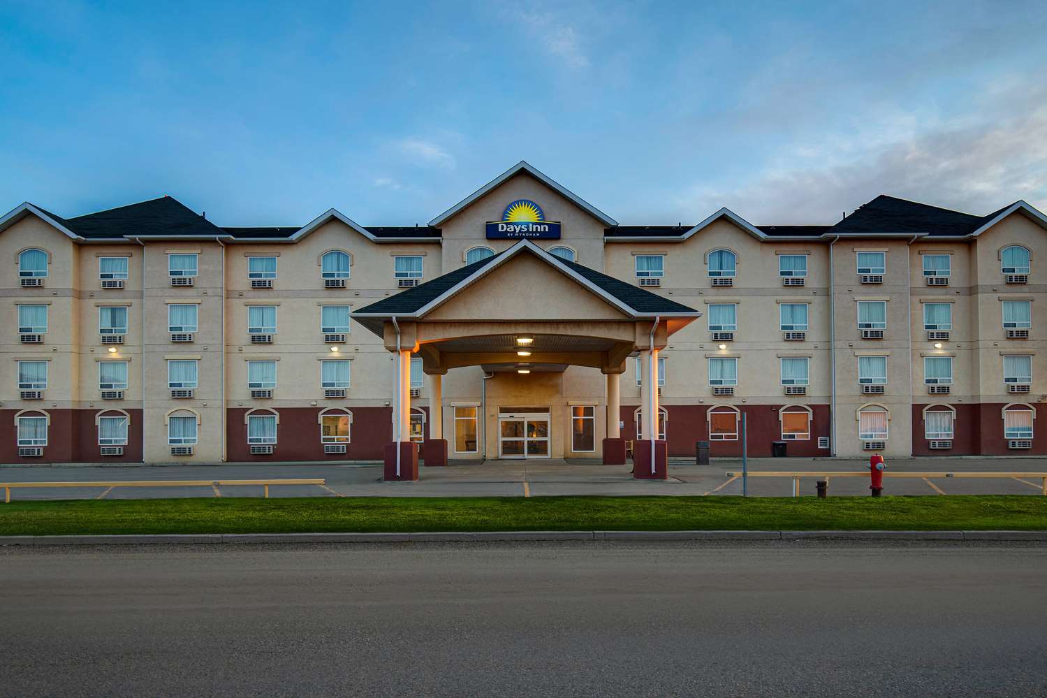 Days Inn by Wyndham Dawson Creek 2/40