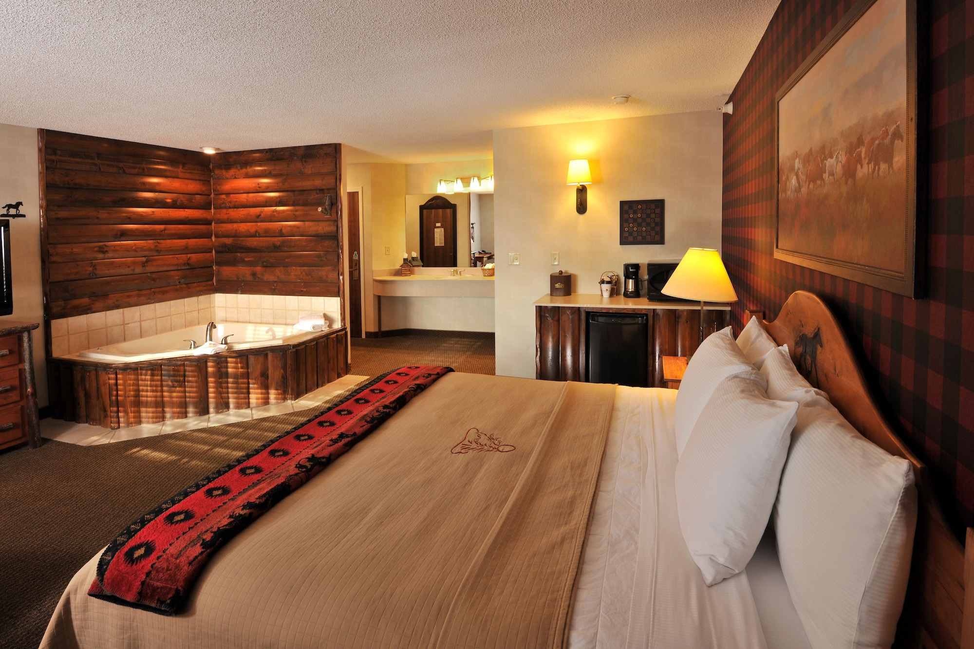 Expanded, King Bed, Jetted Tub