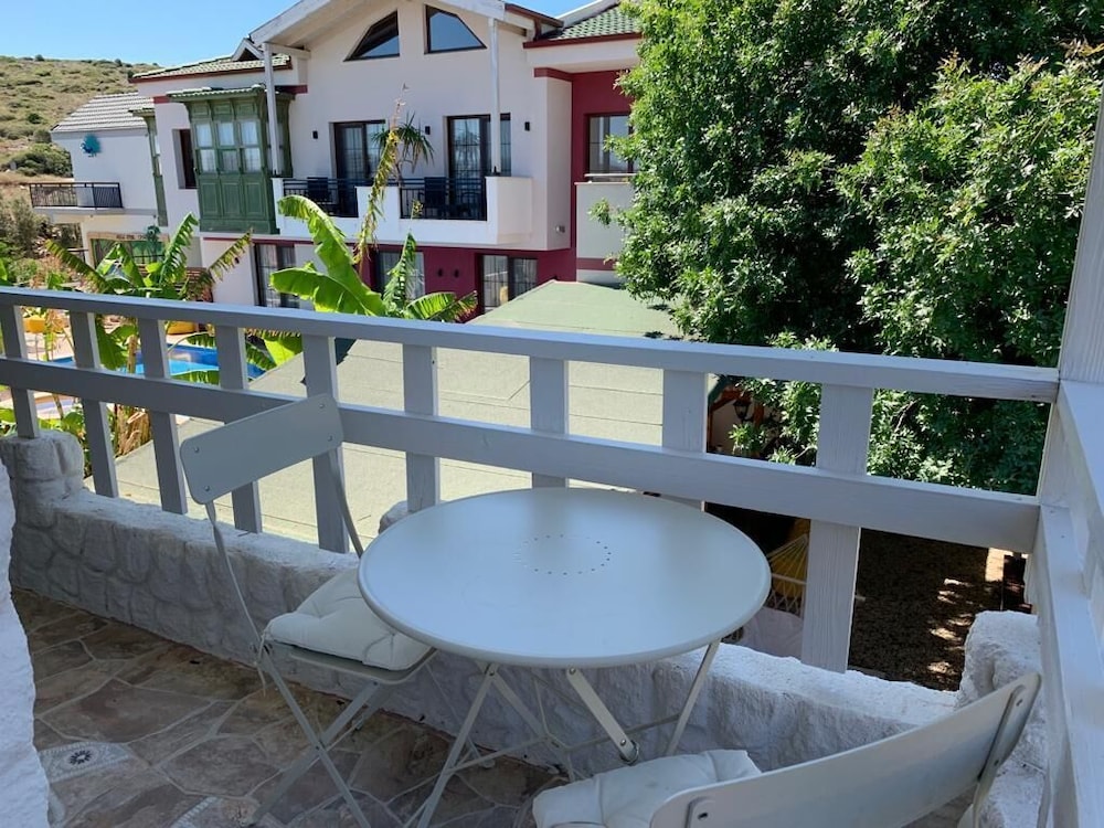 Cesmekes Butik Otel 42/50
