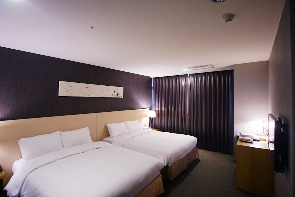 Beacon Hotel 34/69