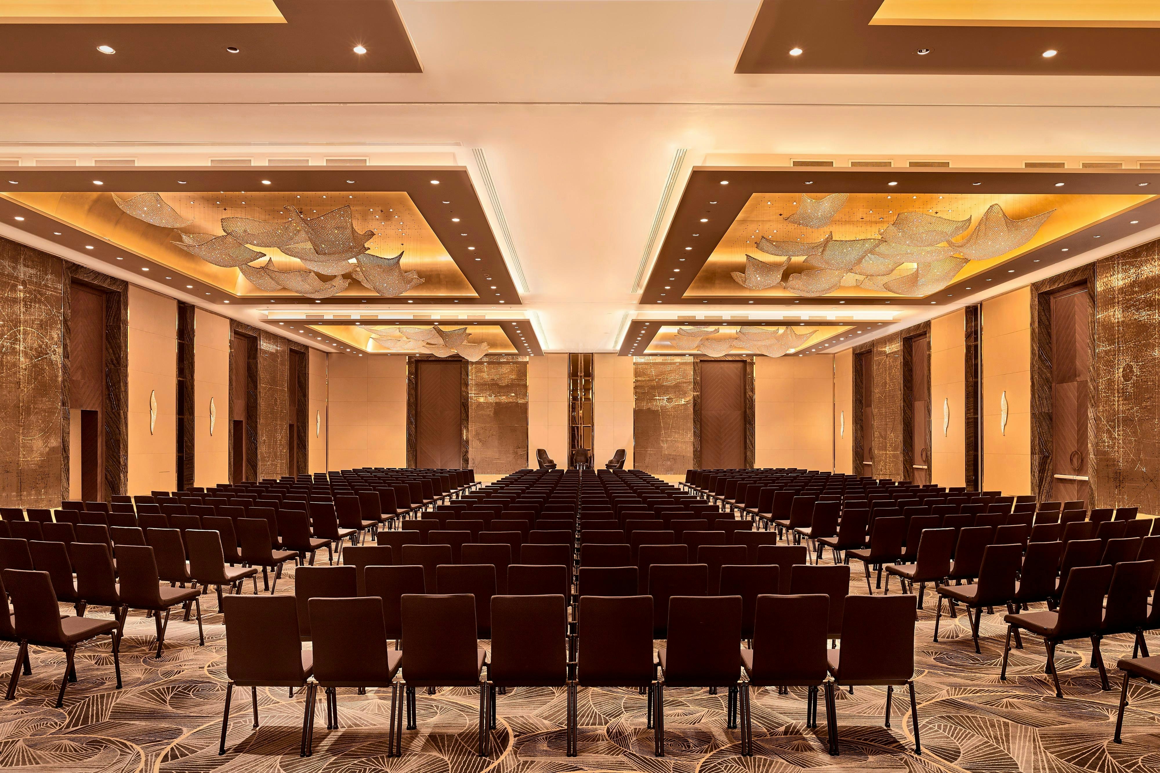 THE RITZ-CARLTON ASTANA 35/39