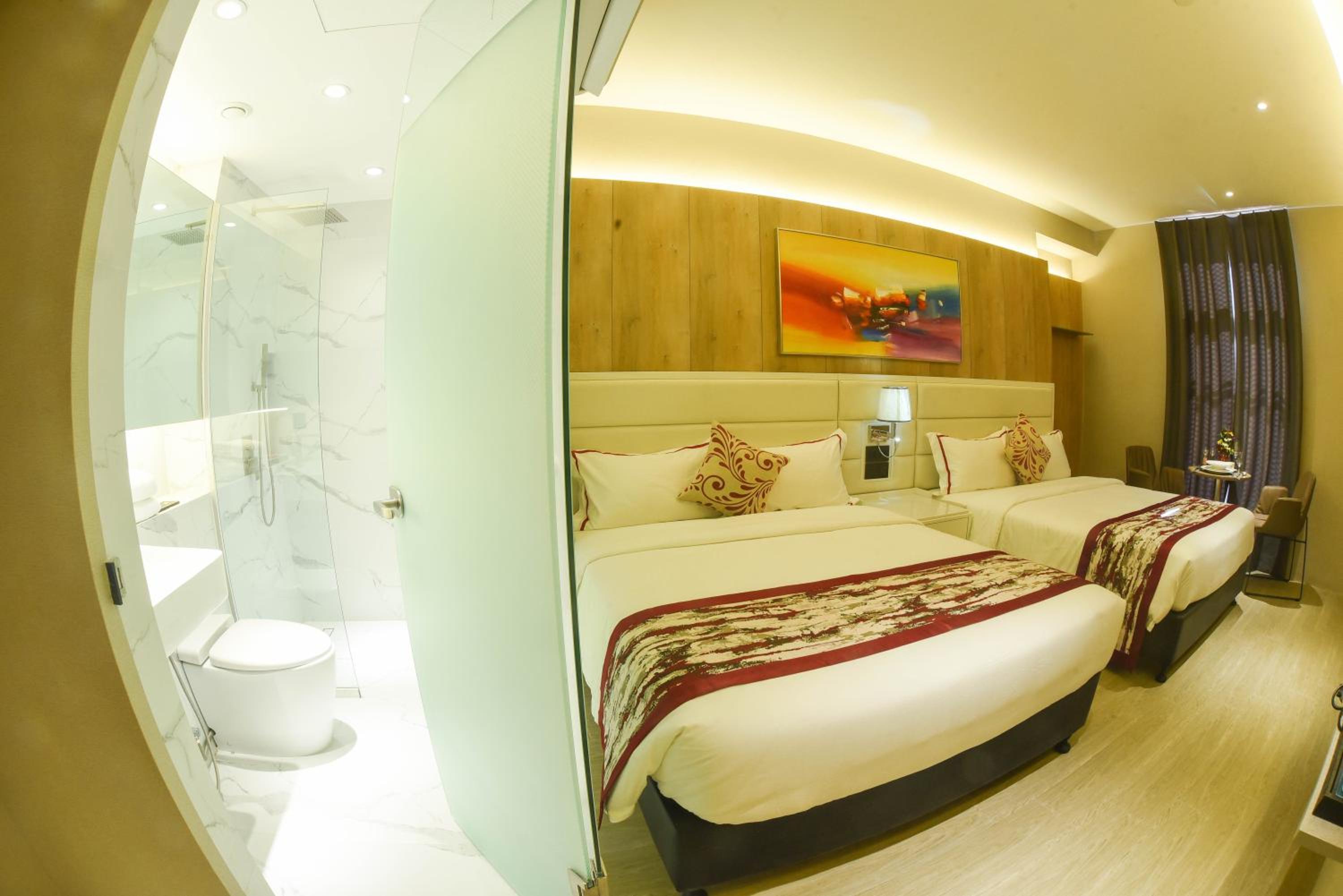 غرفة عائلية، Red Hotel Cubao 4/10