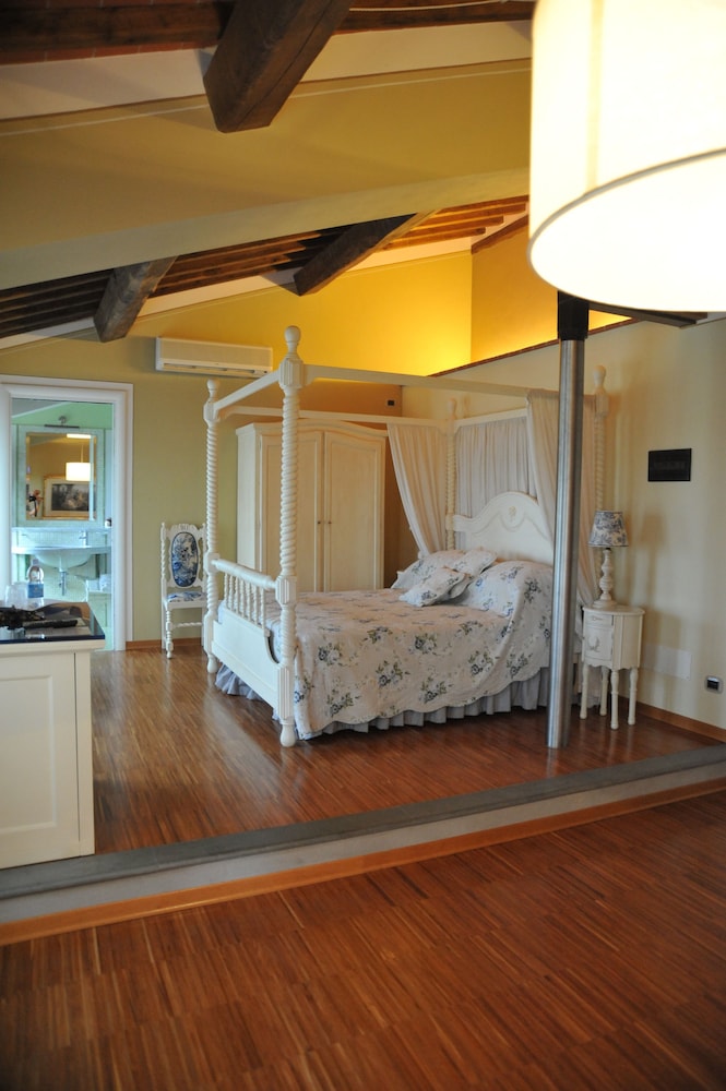 RELAIS CORTE BENEDETTO 48/74