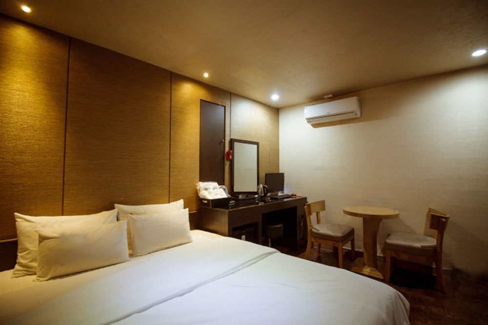 Hotel June Haeundae 17/40