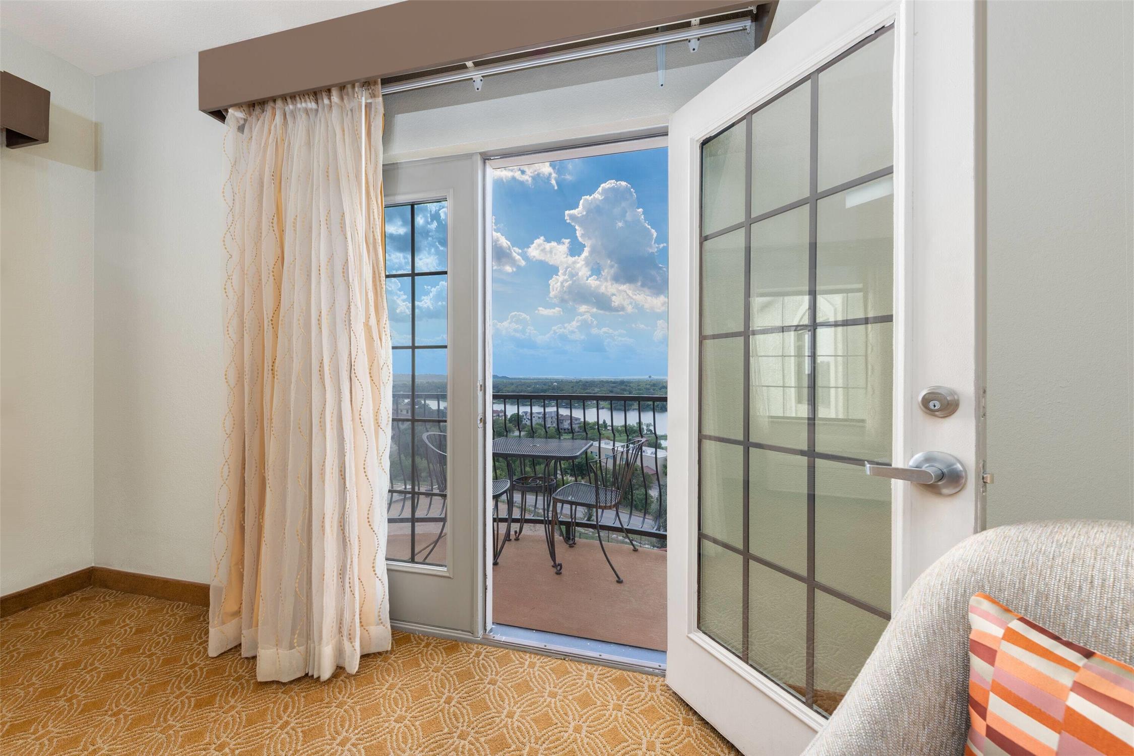 La Quinta Inn Suites Marble Falls 25/77