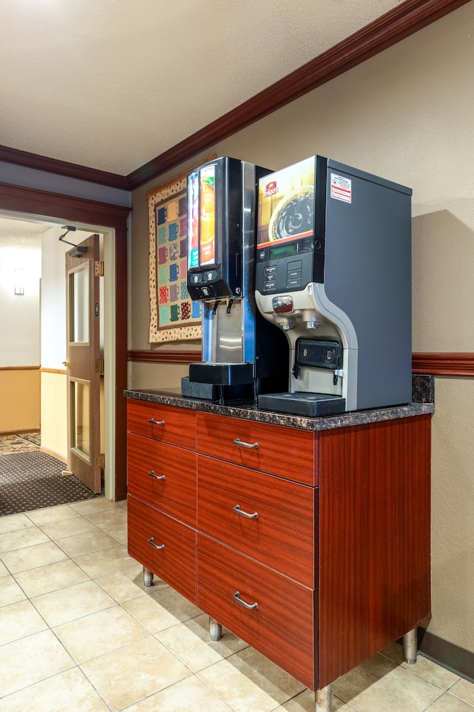 North Country Inn & Suite 7/44