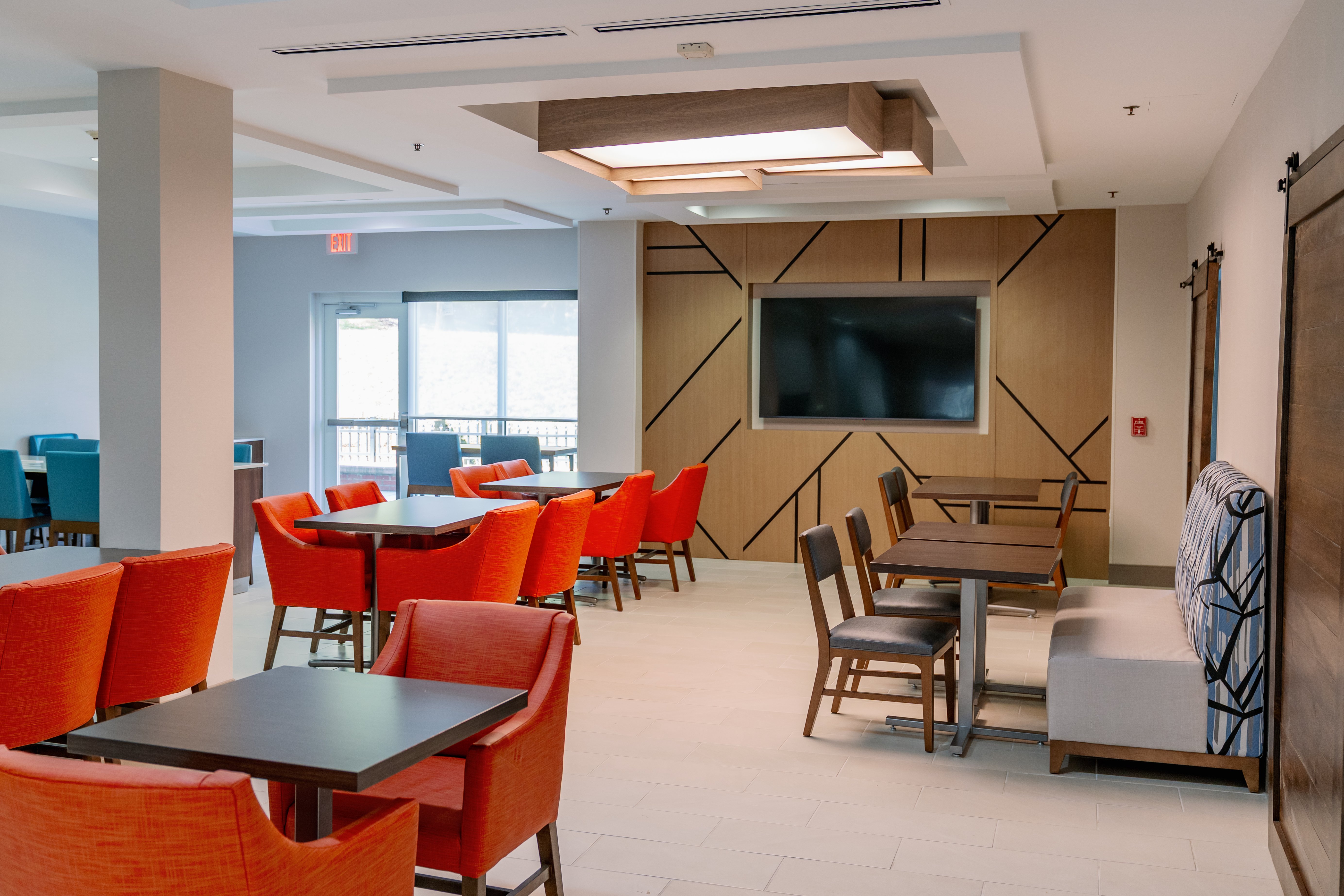 Holiday Inn Express Hotel and Suites Raleigh Sw Nc State 55/80