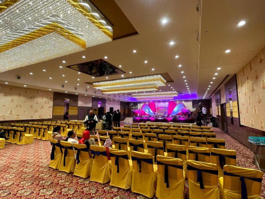 HOTEL ADITYAZ 41/41