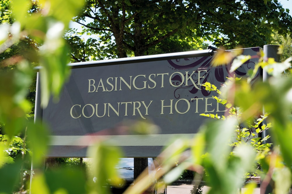 Basingstoke Hotel 3/50