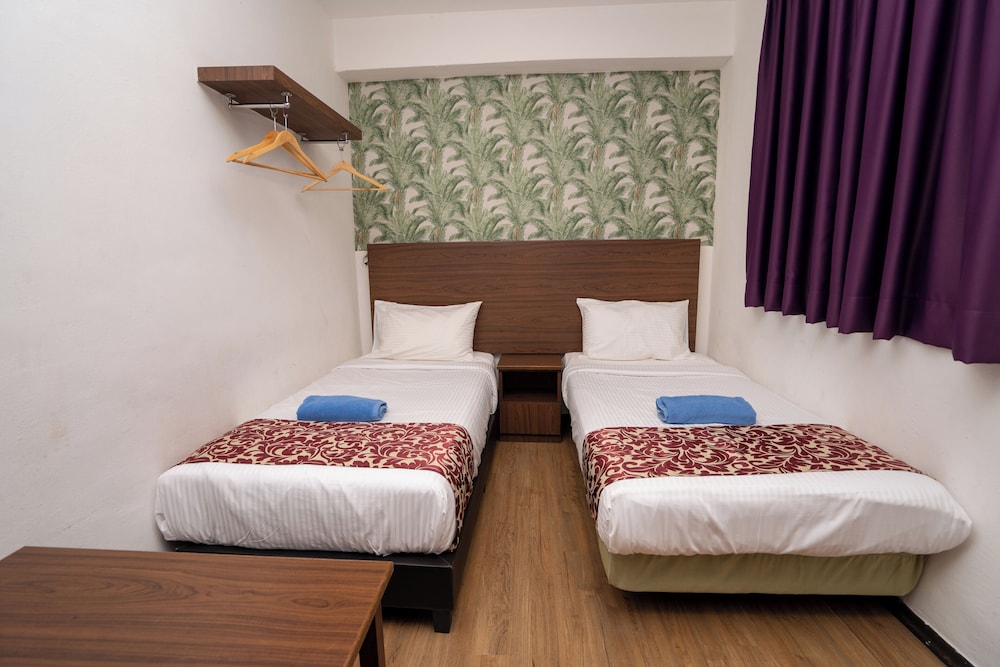 Standard, Twin Beds