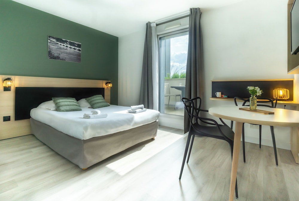 COMFORT, STUDIO, DOUBLE BED, BALCONY
