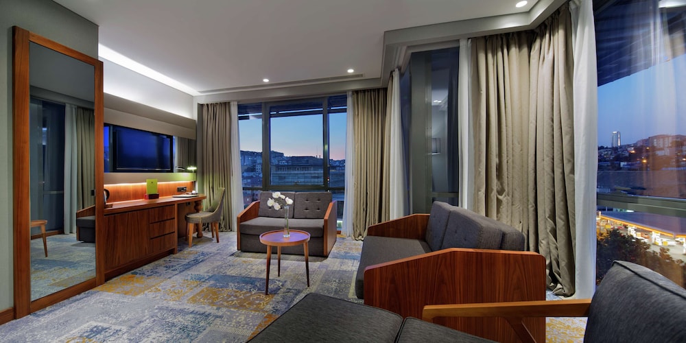 Doubletree By Hilton Istanbul Piyalepasa 40/82
