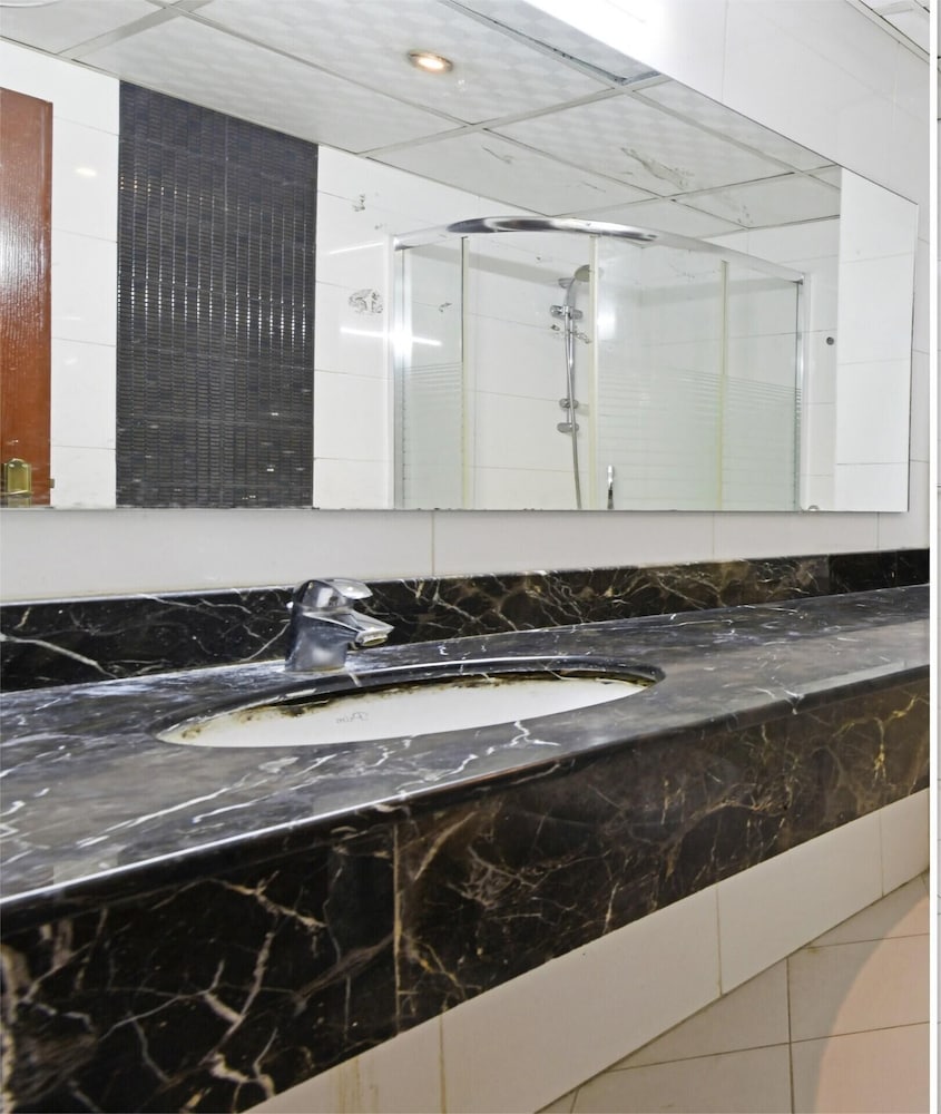 OYO 118 Revira Hotel 50/61