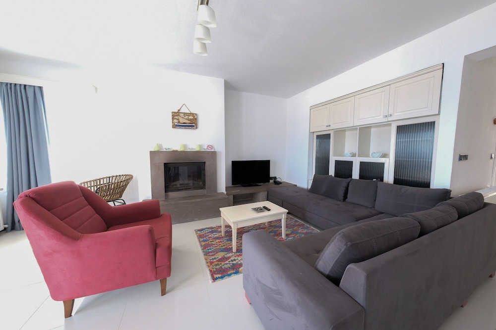 Kefi Beach And Suites 28/50