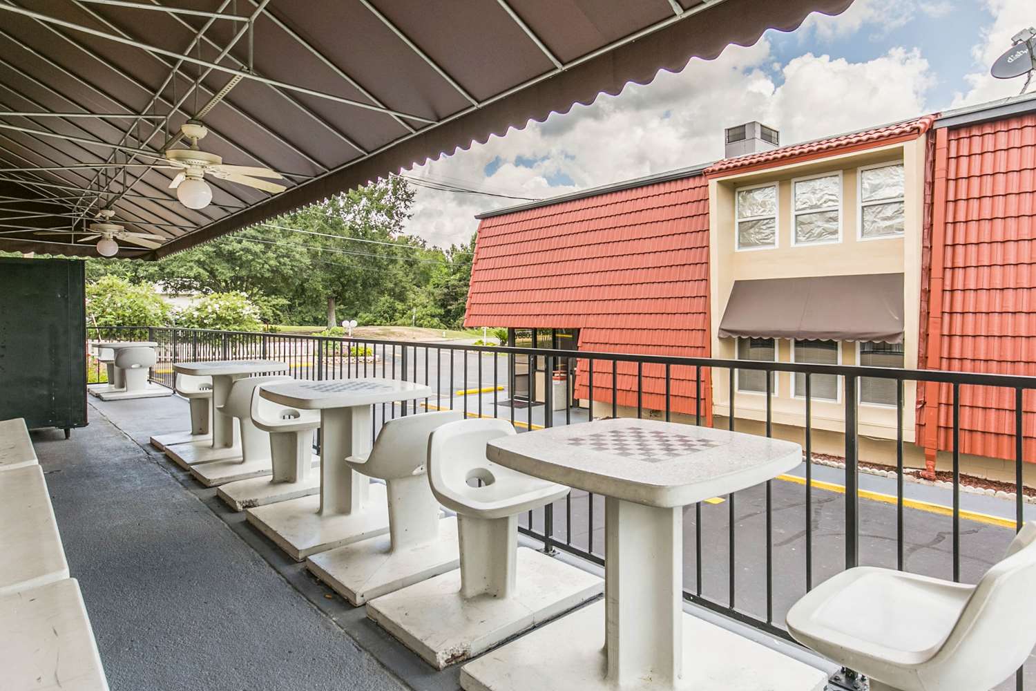 Econo Lodge Tallahassee I-10 near University 10/10