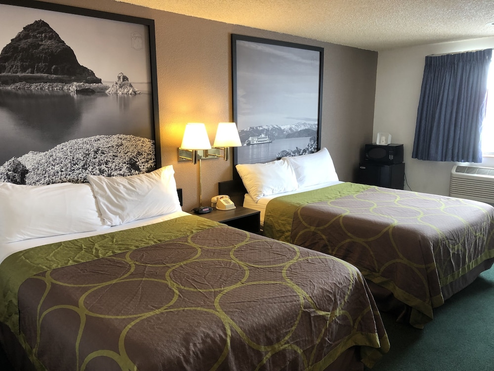 Super 8 by Wyndham Winnemucca NV 7/24