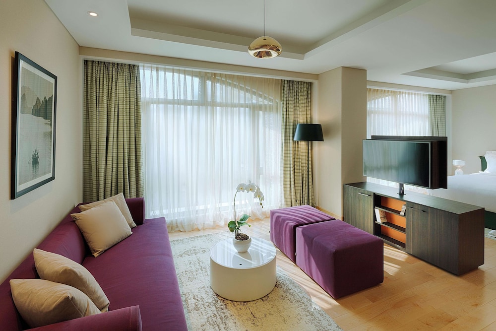 SHERWOOD SUITES 46/74