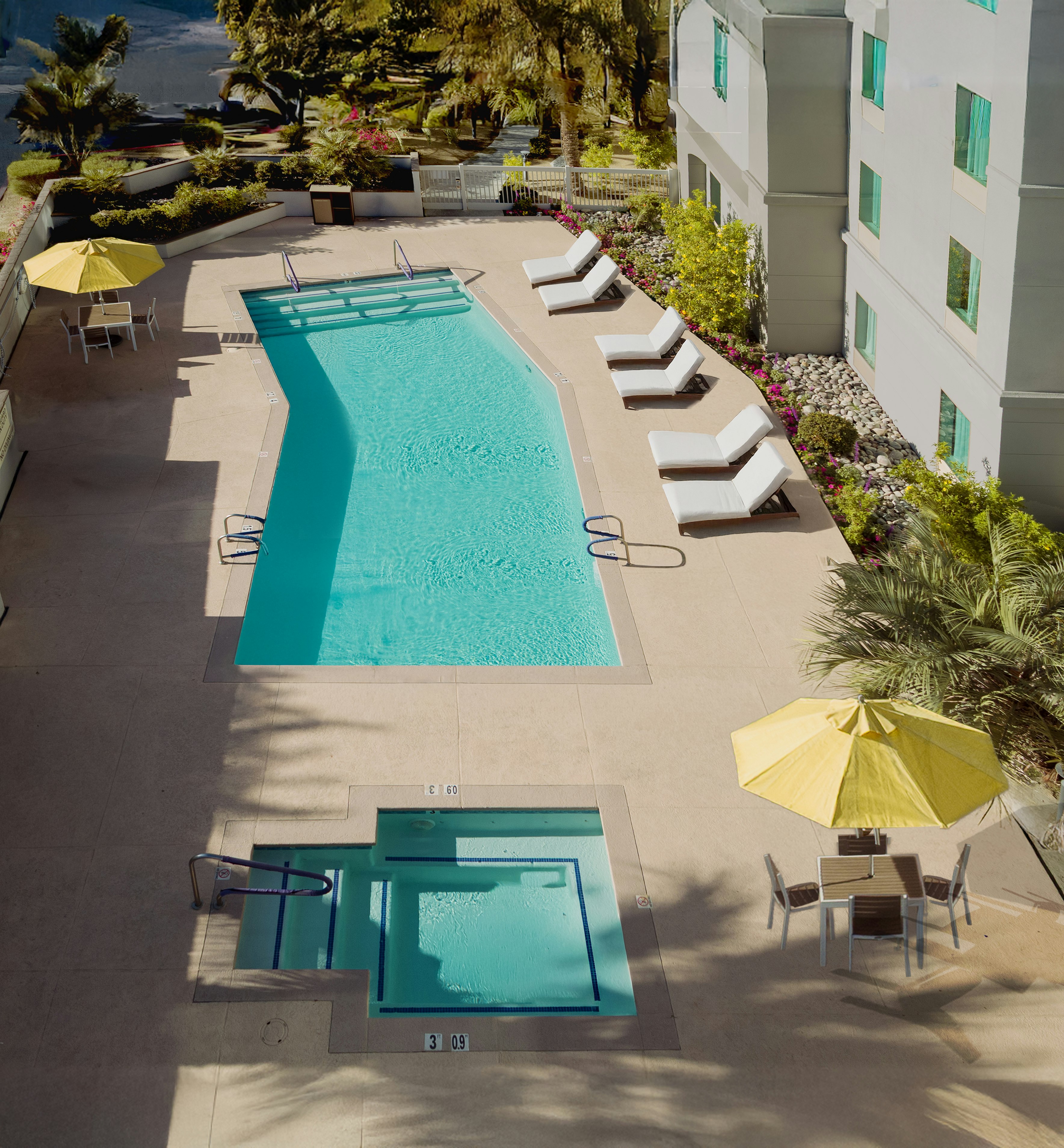 Hampton Inn & Suites Palm Desert 62/64