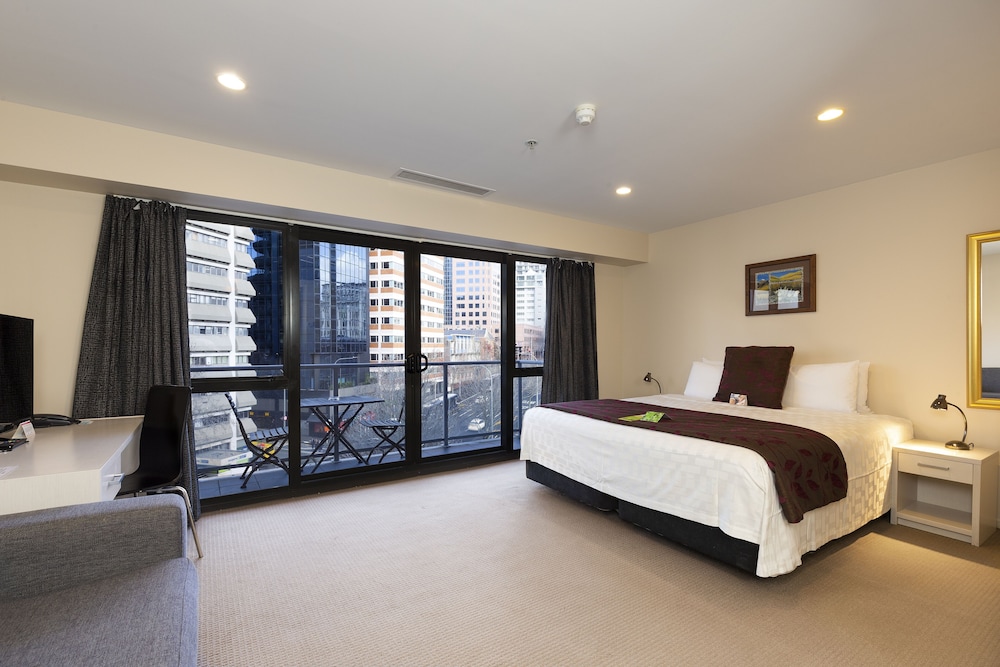 Studio Apartment City View