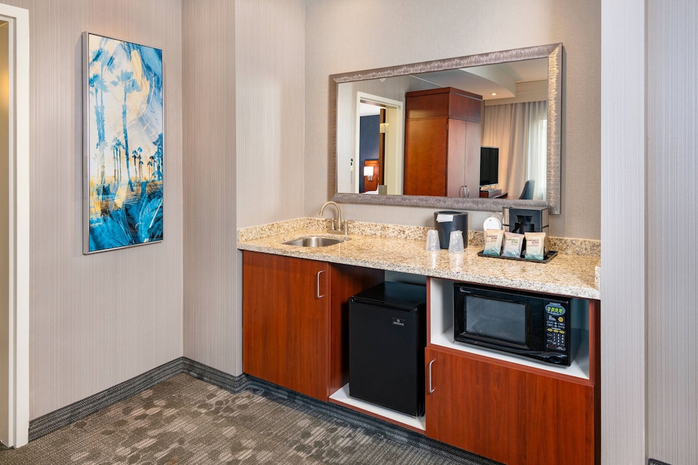 Courtyard By Marriott Santa Ana Orange County 7/53
