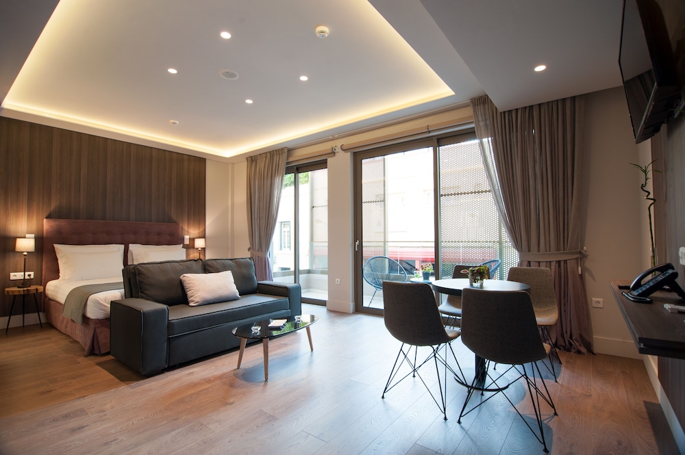 Athens Platinum Rooms and Suites 40/57