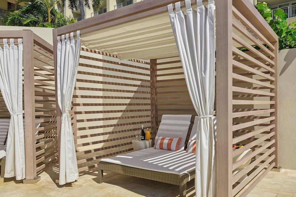Morningstar Buoy Haus Beach Resort at Frenchman's Reef, Autograph Collection 21/50