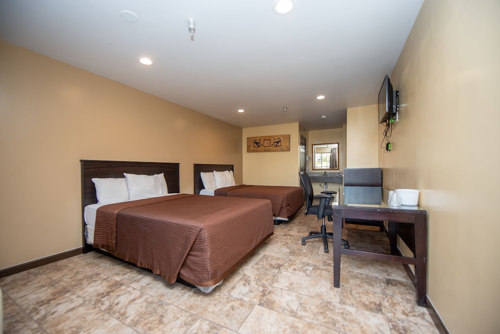 Casa Bella Inn- Huntington Park 11/26