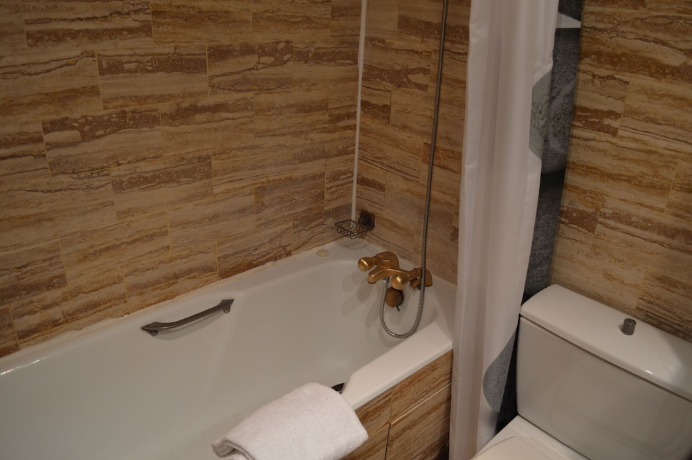 6VH Hotel 48/50