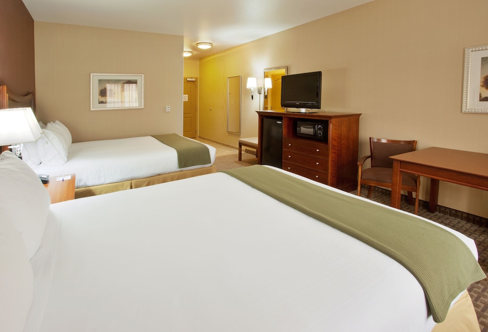 Holiday Inn Express Hotel Suites Willows 16/34