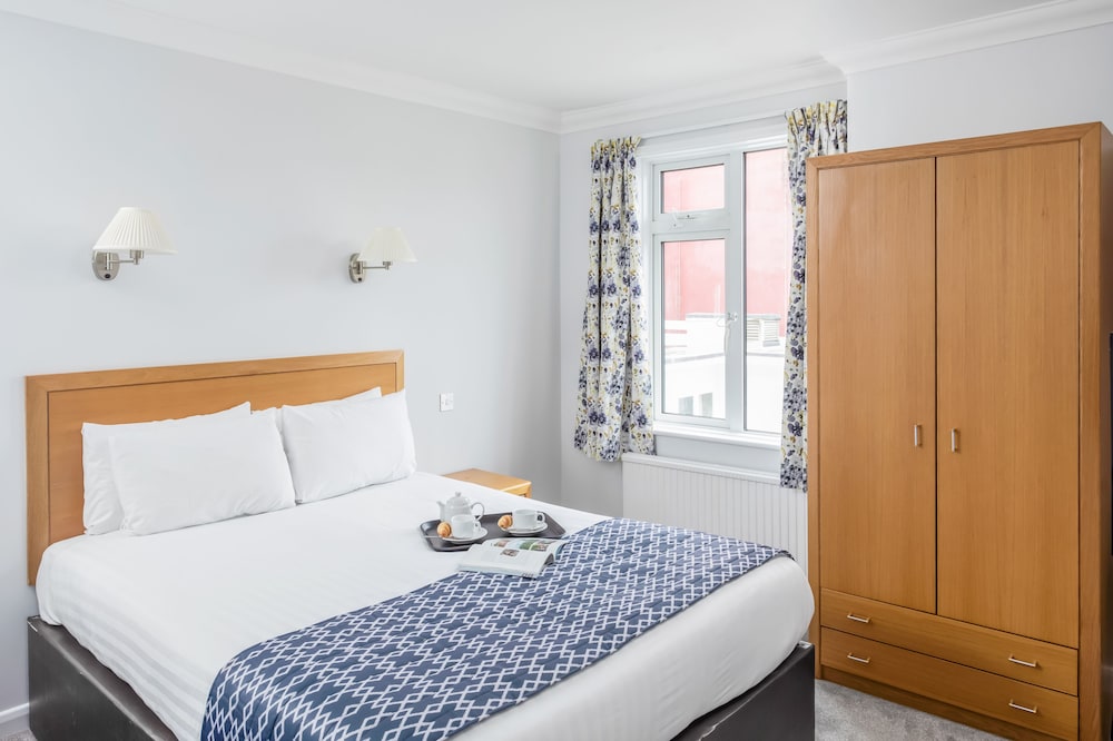 ROOM, TRIPLE