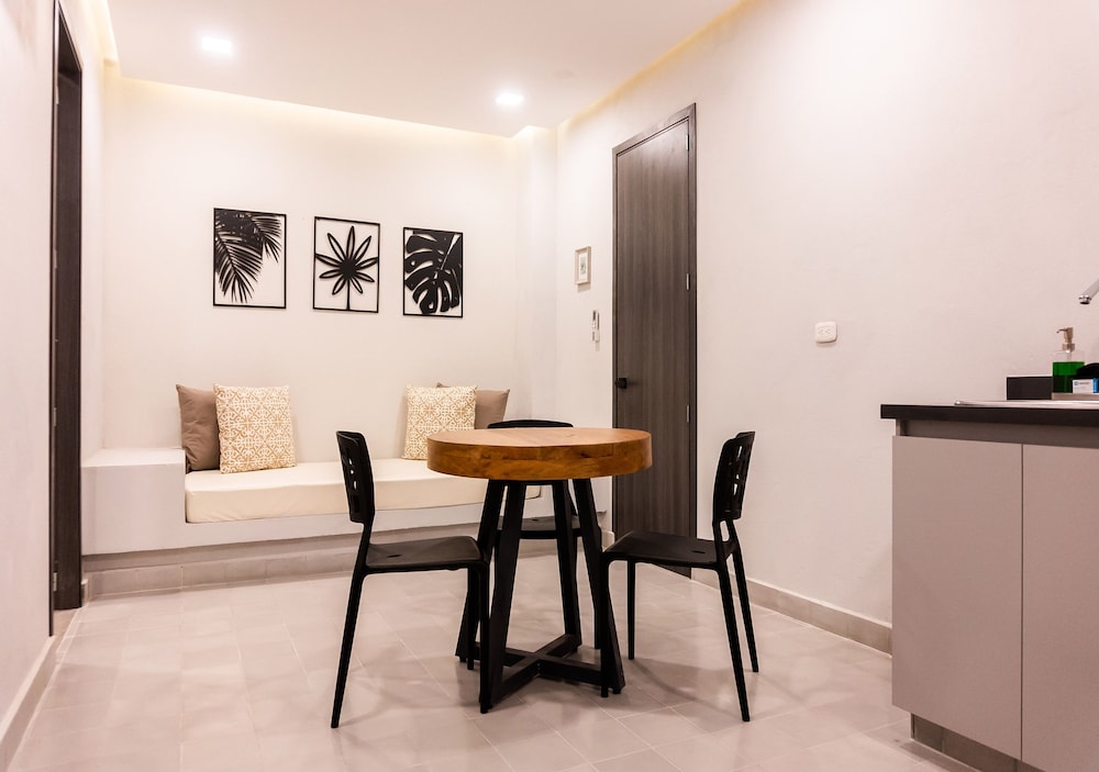 The Garden by DOT Suites 6/50