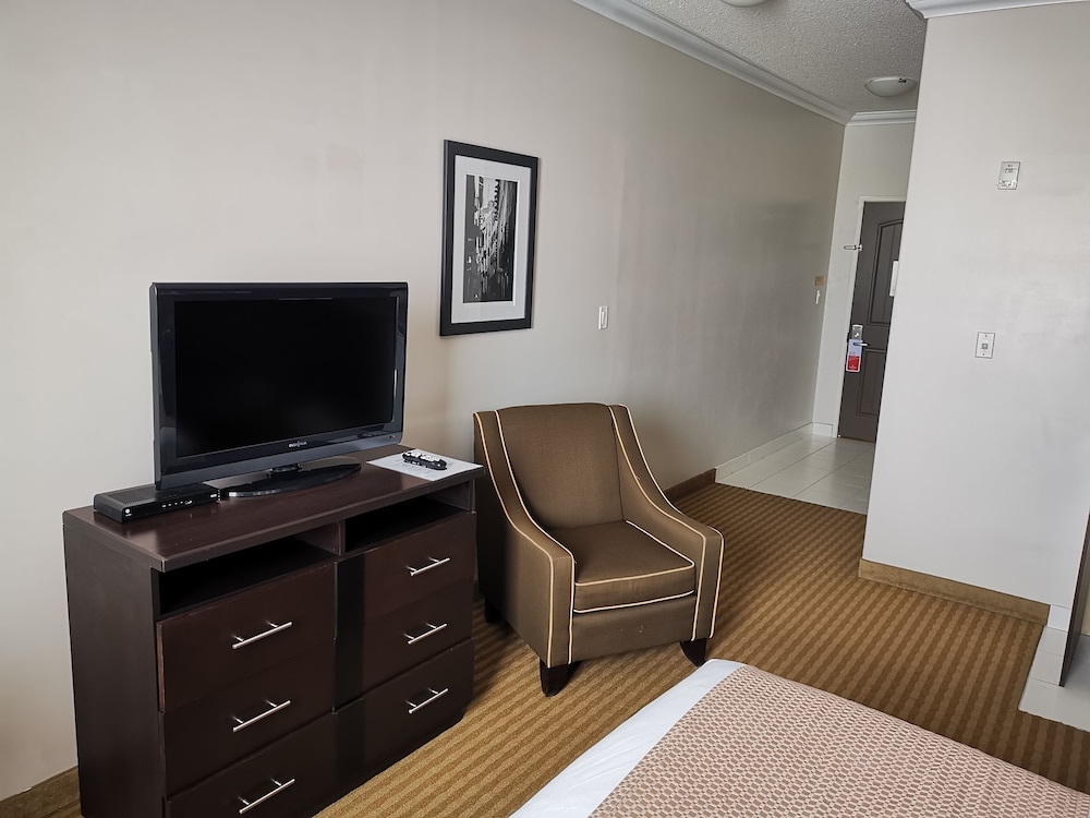 Ramada Cold Lake 24/32