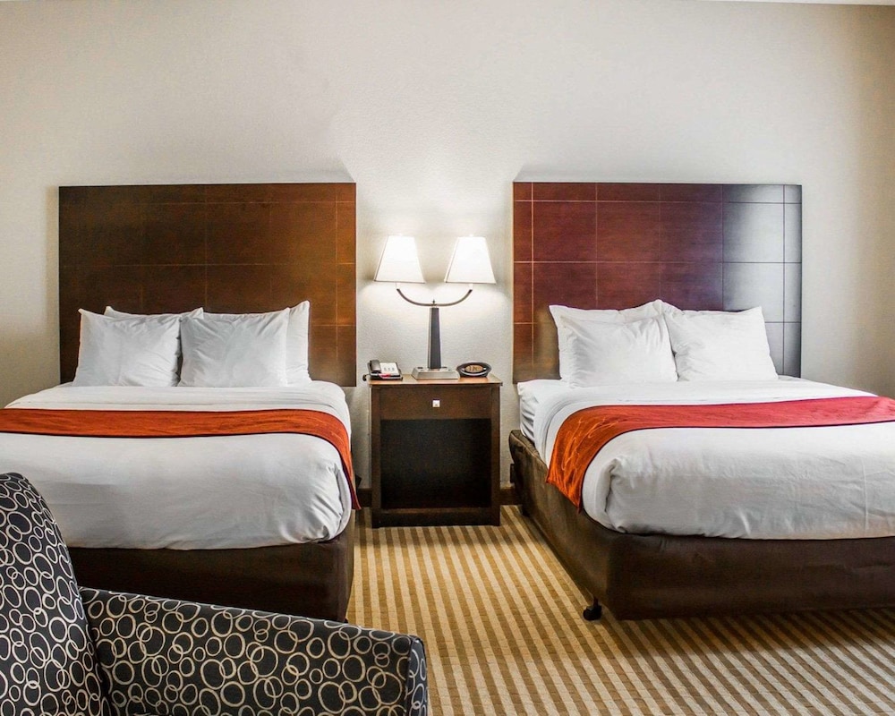 Comfort Suites Columbus East Broad 15/48